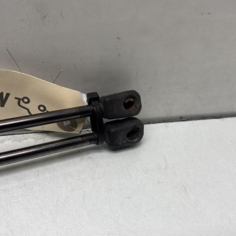 Verin de coffre MERCEDES CLASSE A 176 Photo n°4