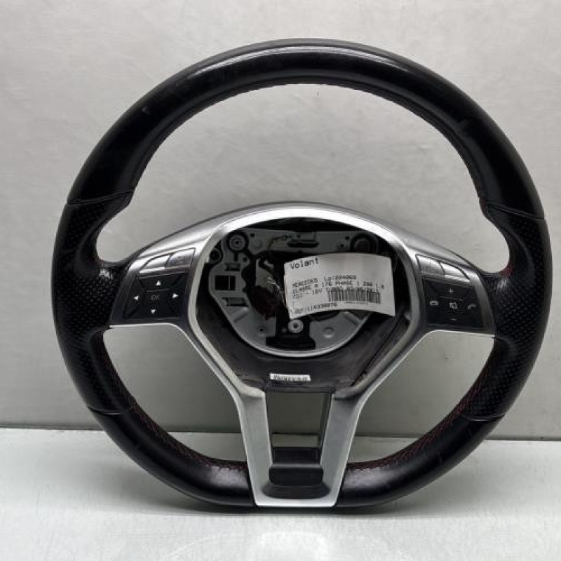 Volant MERCEDES CLASSE A 176 Photo n°1