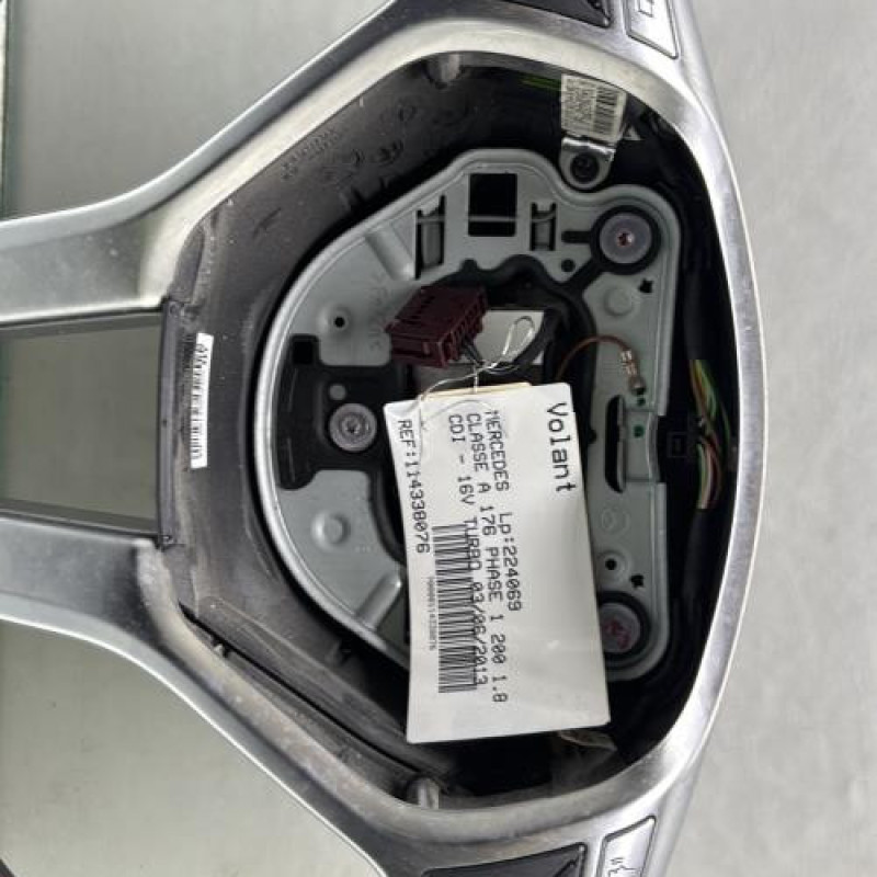 Volant MERCEDES CLASSE A 176 Photo n°2