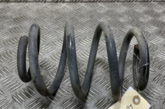 Ressort de suspension arriere droit MERCEDES CLASSE A 176 Photo n°1