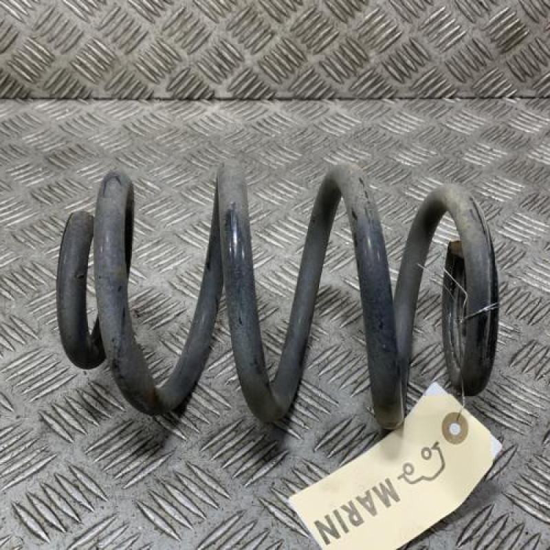 Ressort de suspension arriere droit MERCEDES CLASSE A 176 Photo n°1