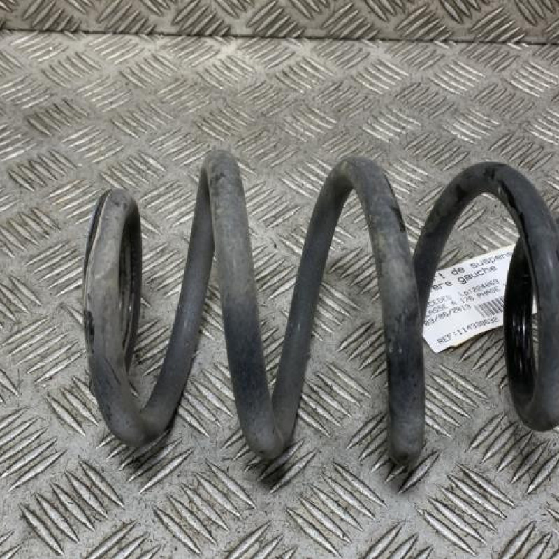 Ressort de suspension arriere gauche MERCEDES CLASSE A 176 Photo n°3