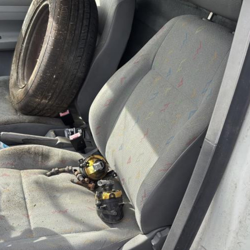 Custode avant gauche VOLKSWAGEN CADDY 3 Photo n°16