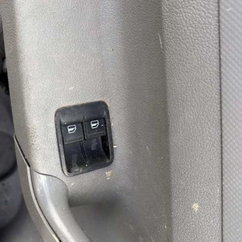 Vitre avant droit VOLKSWAGEN CADDY 3 Photo n°15