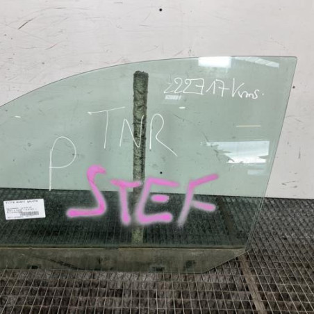 Vitre avant gauche VOLKSWAGEN CADDY 3 Photo n°1