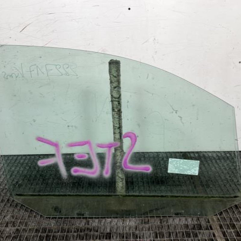 Vitre avant gauche VOLKSWAGEN CADDY 3 Photo n°4