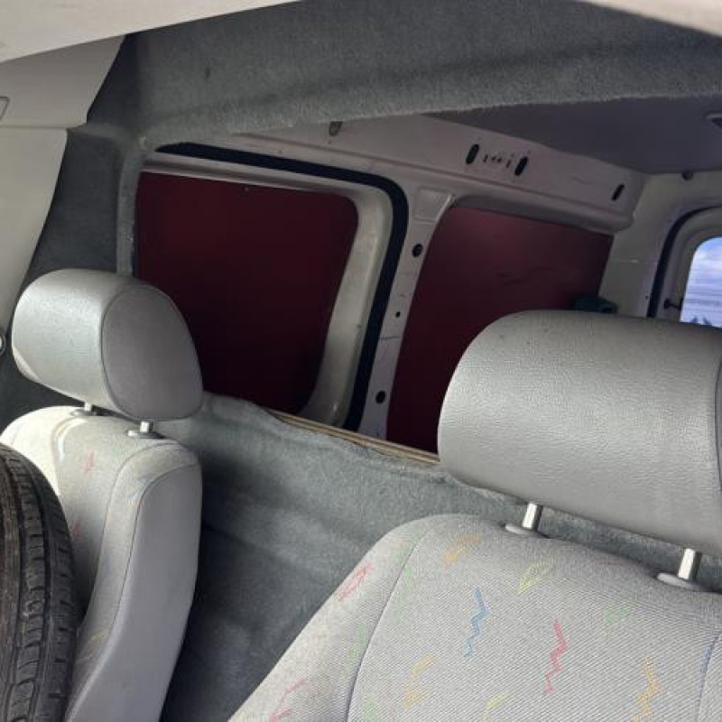 Vitre avant gauche VOLKSWAGEN CADDY 3 Photo n°17