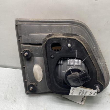 Feu arriere secondaire droit (feux) TOYOTA AVENSIS 3