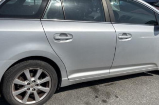 Feu arriere secondaire droit (feux) TOYOTA AVENSIS 3