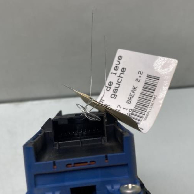 Interrupteur de leve vitre avant gauche TOYOTA AVENSIS 3 Photo n°3