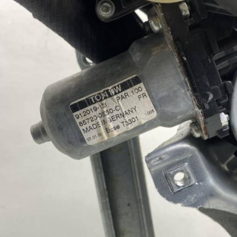 Leve vitre electrique avant gauche TOYOTA AVENSIS 3 Photo n°4