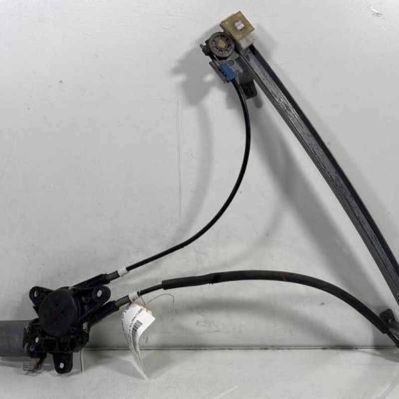 Leve vitre electrique avant droit PEUGEOT 106 Photo n°1