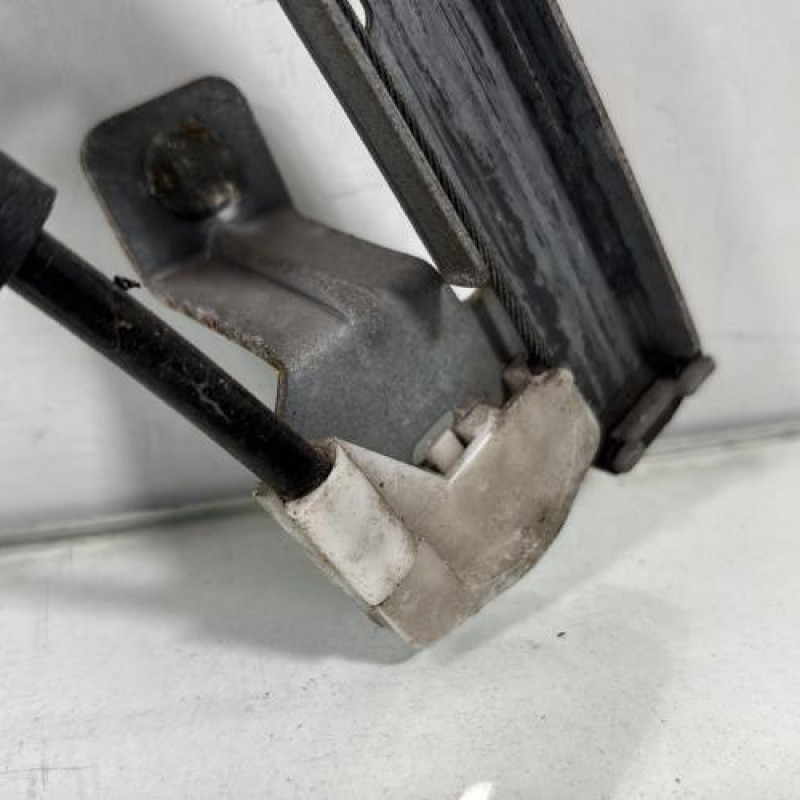 Leve vitre electrique avant droit PEUGEOT 106 Photo n°2