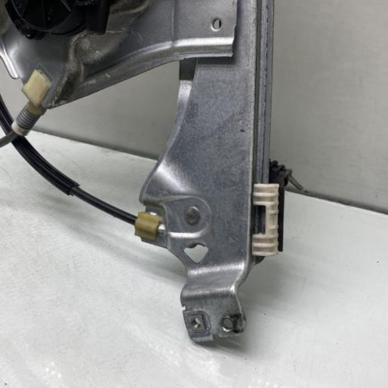 Leve vitre electrique avant droit RENAULT CLIO 3 Photo n°8