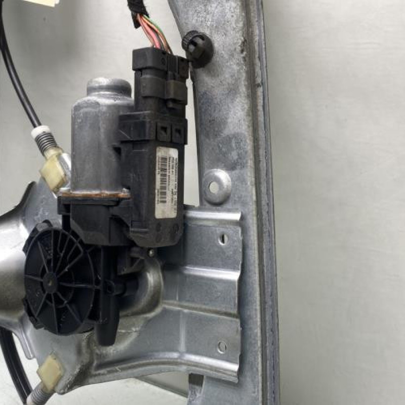 Leve vitre electrique avant droit RENAULT CLIO 3 Photo n°9
