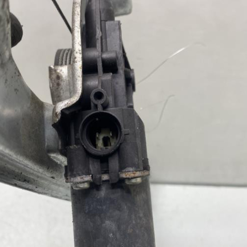 Leve vitre mecanique arriere droit RENAULT CLIO 3 Photo n°5