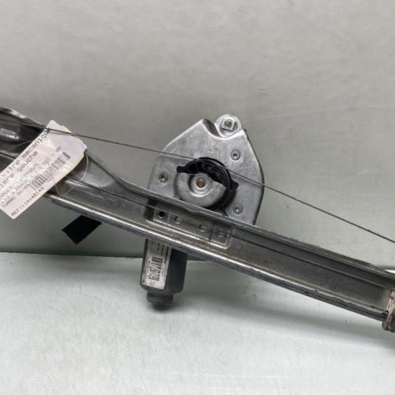 Leve vitre mecanique arriere gauche RENAULT CLIO 3 Photo n°1