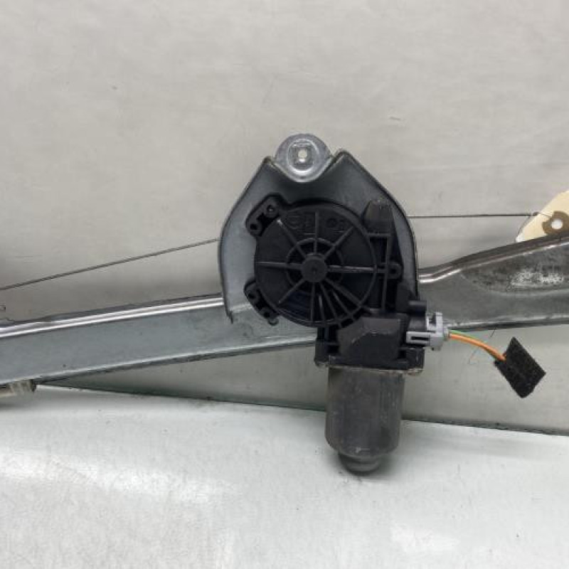 Leve vitre mecanique arriere gauche RENAULT CLIO 3 Photo n°4