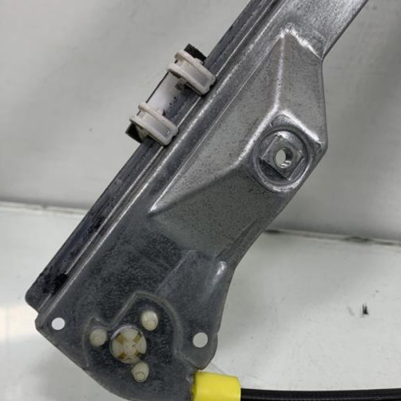 Leve vitre electrique avant droit RENAULT CLIO 2 Photo n°4