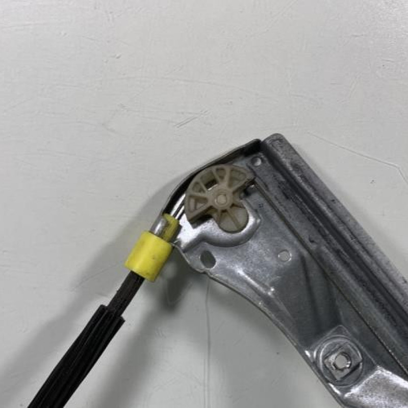 Leve vitre electrique avant droit RENAULT CLIO 2 Photo n°6