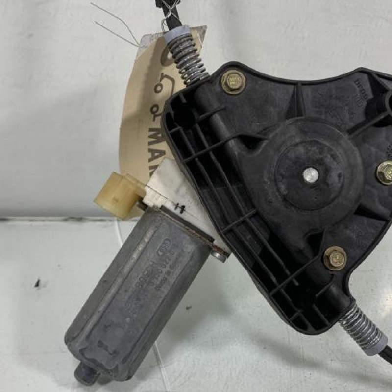 Leve vitre electrique avant droit RENAULT CLIO 2 Photo n°7