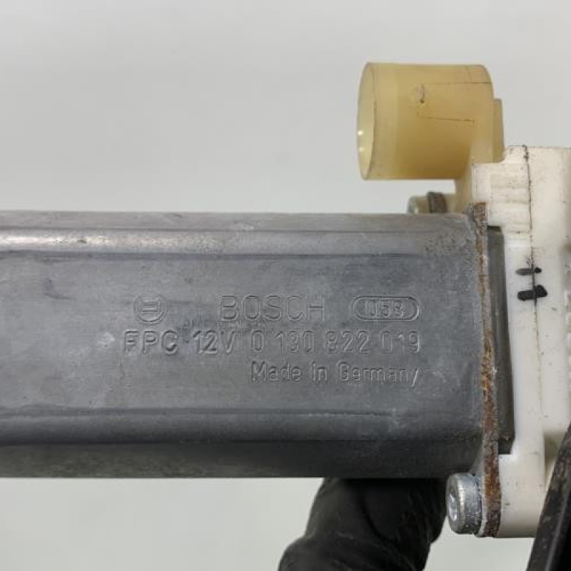 Leve vitre electrique avant droit RENAULT CLIO 2 Photo n°9