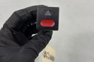 Bouton de warning CITROEN SAXO Photo n°1