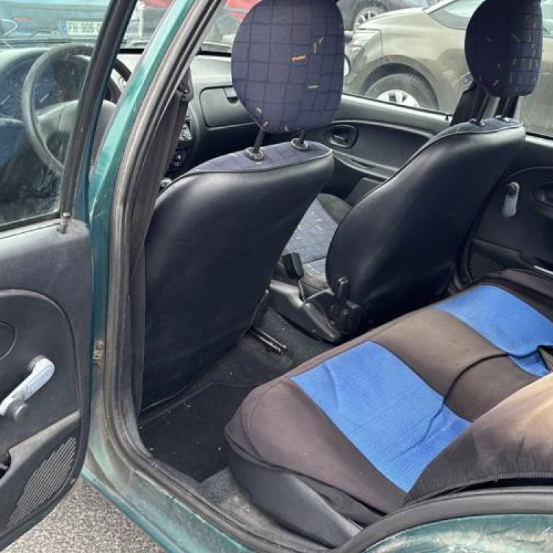 Bouton de warning CITROEN SAXO Photo n°14