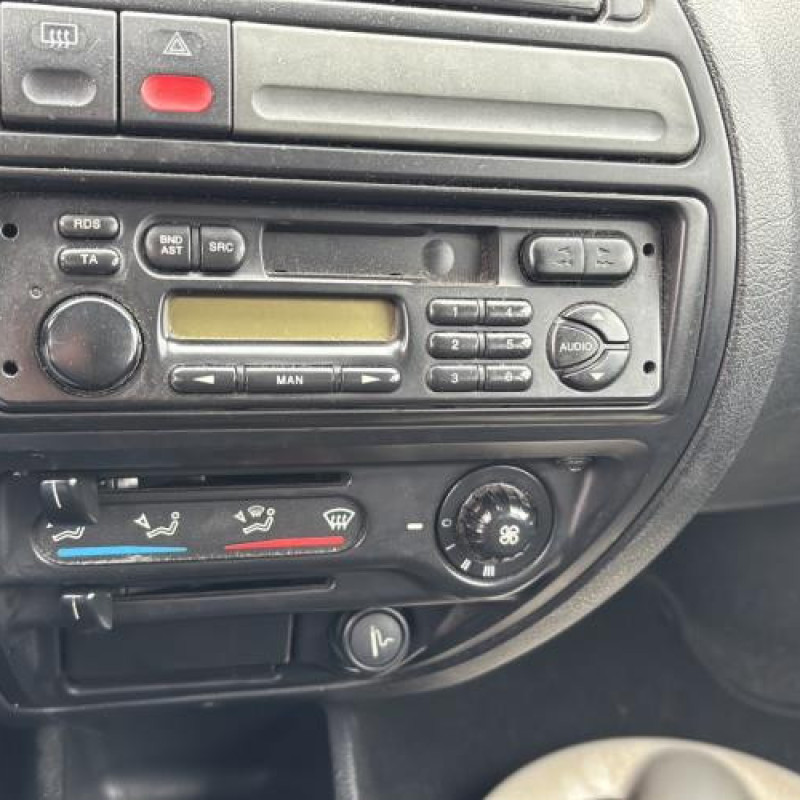 Bouton de warning CITROEN SAXO Photo n°19