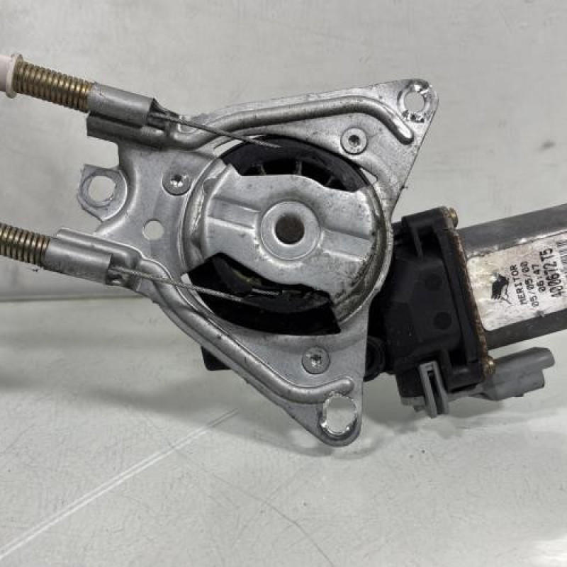 Leve vitre electrique avant droit CITROEN SAXO Photo n°4