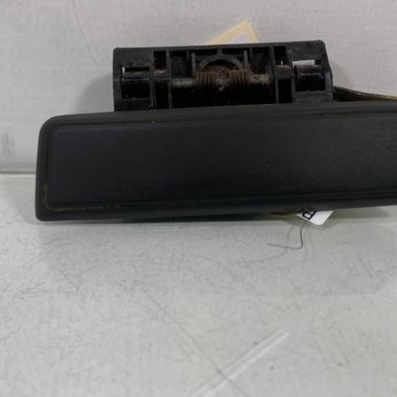 Poignee porte arriere gauche PEUGEOT 205 Photo n°1