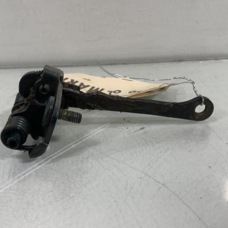 Arret de porte avant droit PEUGEOT 205 Photo n°2