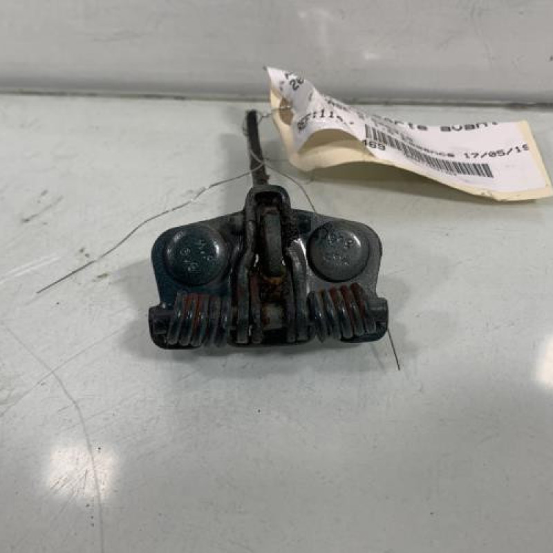 Arret de porte avant gauche PEUGEOT 205 Photo n°1