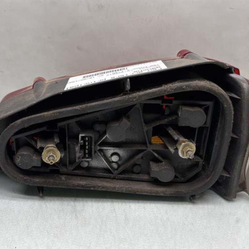 Feu arriere principal gauche (feux) PEUGEOT 106 Photo n°2