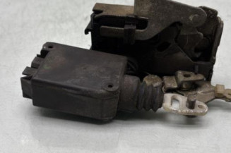 Serrure arriere droit PEUGEOT 106