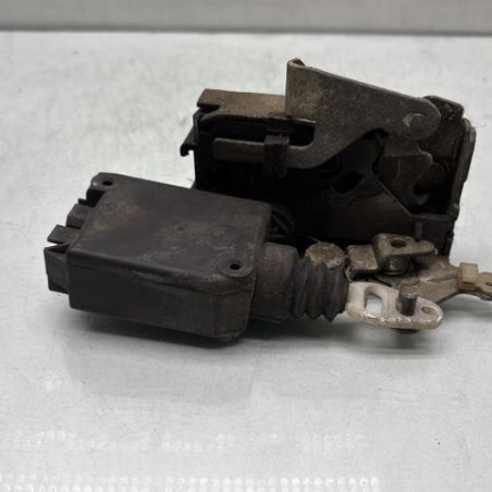 Serrure arriere droit PEUGEOT 106