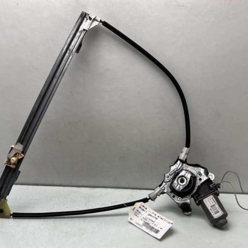 Leve vitre electrique avant gauche RENAULT CLIO 2 Photo n°1