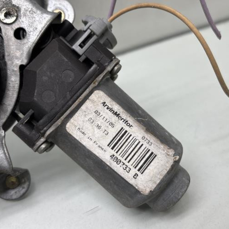 Leve vitre electrique avant gauche RENAULT CLIO 2 Photo n°4