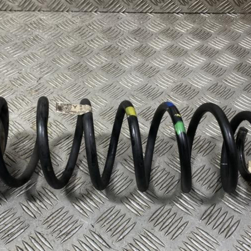 Ressort de suspension arriere droit HYUNDAI KONA Photo n°1