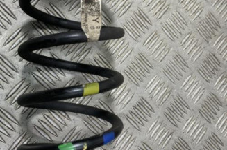 Ressort de suspension arriere droit HYUNDAI KONA