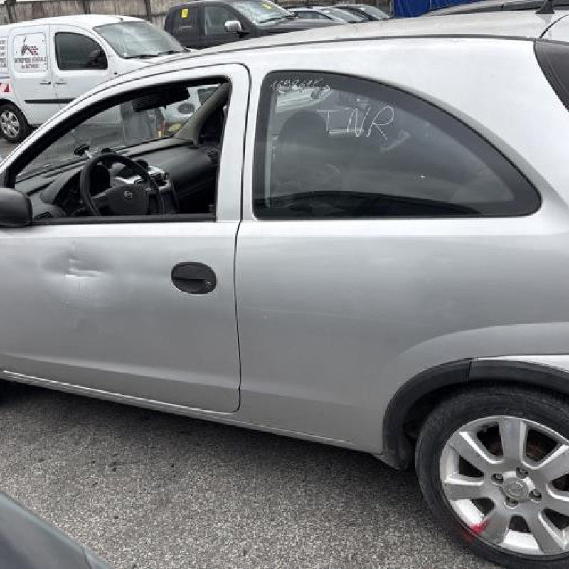 Poignee porte avant gauche OPEL CORSA C Photo n°9