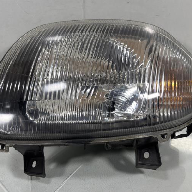 Optique avant principal gauche (feux)(phare) RENAULT CLIO 2 Photo n°1