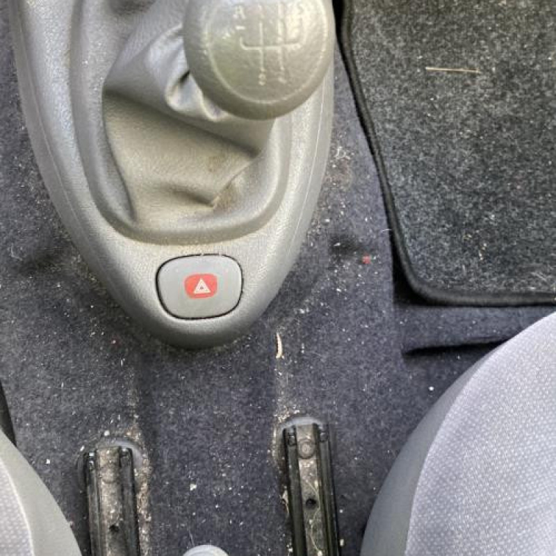 Pompe de direction RENAULT CLIO 2 Photo n°20