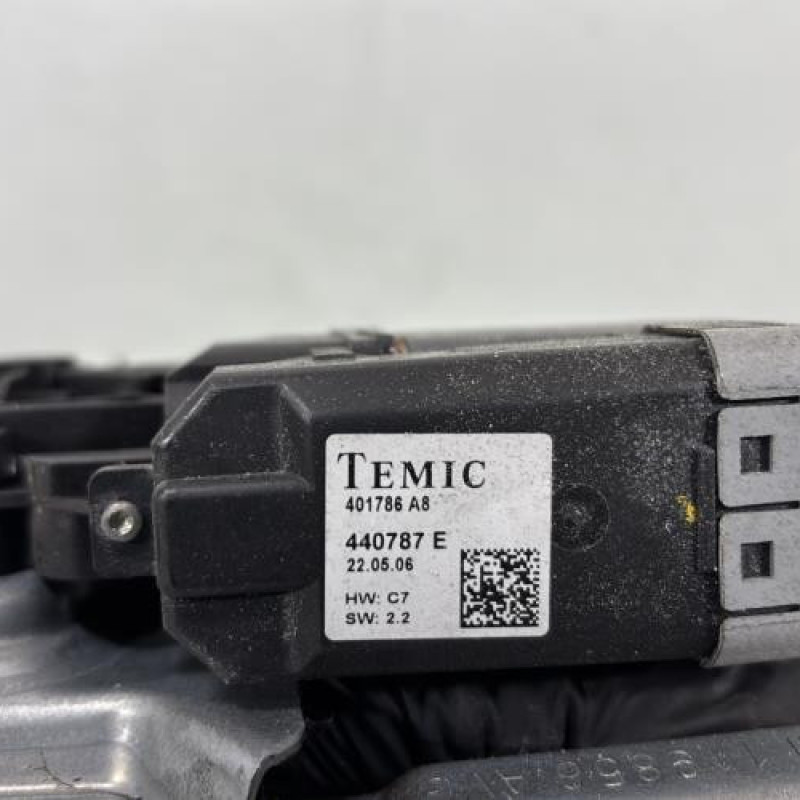 Leve vitre electrique avant gauche PEUGEOT 207 Photo n°6