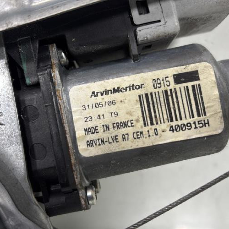 Leve vitre electrique avant gauche PEUGEOT 207 Photo n°9