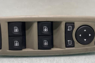 Interrupteur de leve vitre avant gauche RENAULT MEGANE 3 Photo n°1