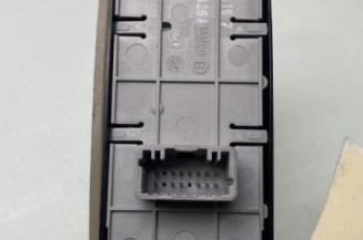 Interrupteur de leve vitre avant gauche RENAULT MEGANE 3