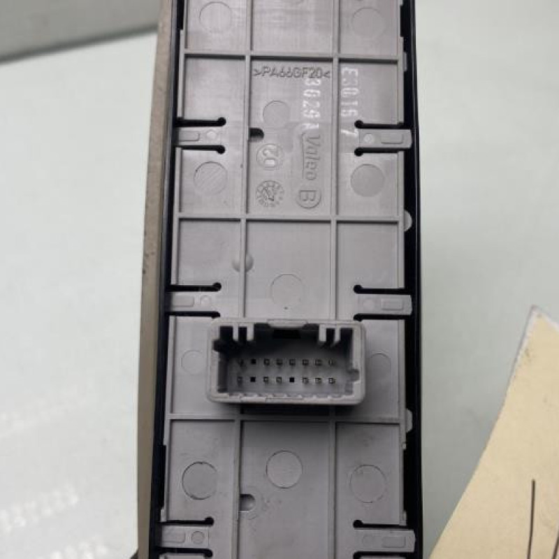 Interrupteur de leve vitre avant gauche RENAULT MEGANE 3 Photo n°3