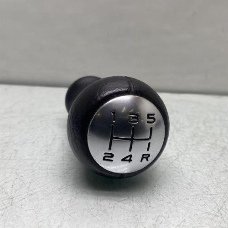 Pommeau de vitesses PEUGEOT 206+ Photo n°1