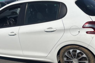 Aile avant gauche PEUGEOT 208 1